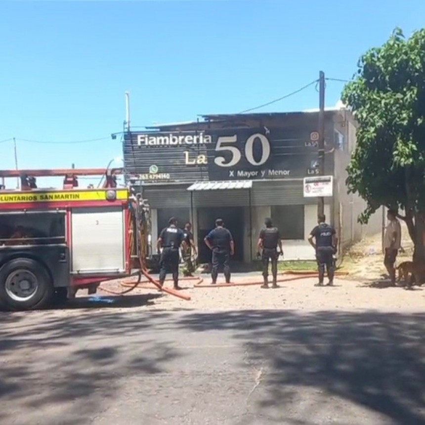 Incendio en fiambrería de San Martín: Daños considerables y causas desconocidas