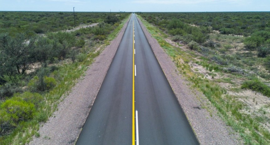 Conectividad estrat&eacute;gica: Vialidad Provincial ultima los detalles en la Ruta 153 tras completar el asfalto 