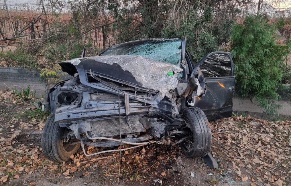 Fuerte choque frontal en Medrano: dos heridos y un rescate 