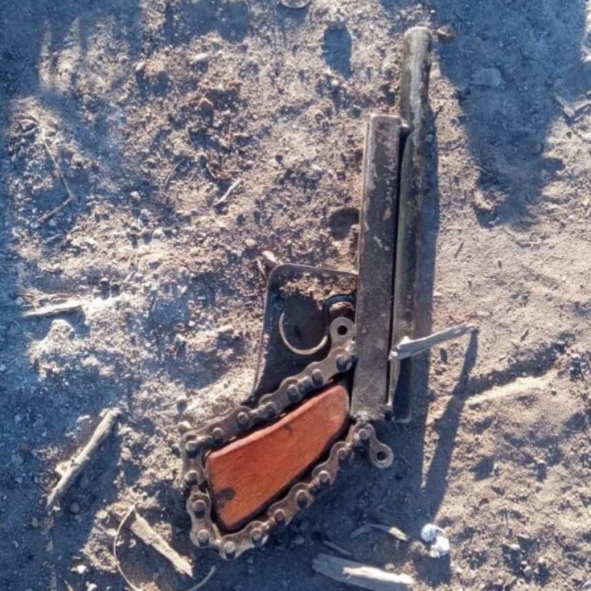 Dos menores detenidos tras intentar asaltar a un jubilado con un arma casera 