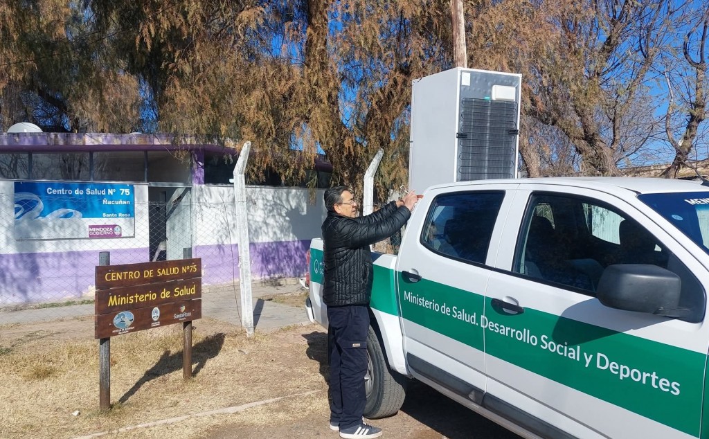 Centro de Salud de Ñacuñan recibe heladera crucial para medicamentos 