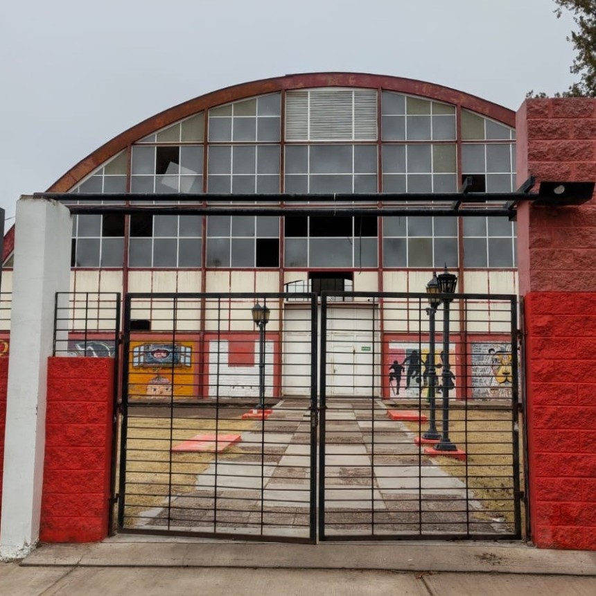 El fr&iacute;o expone el deterioro del Polideportivo Dr. Francisco Cueto