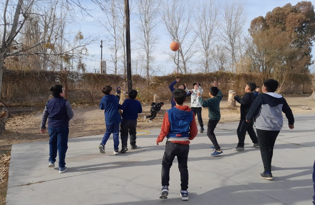 Se disputó el Encuentro Deportivo Escolar “Jugamos Básquet y Fútbol”, para las primarias de Santa Rosa