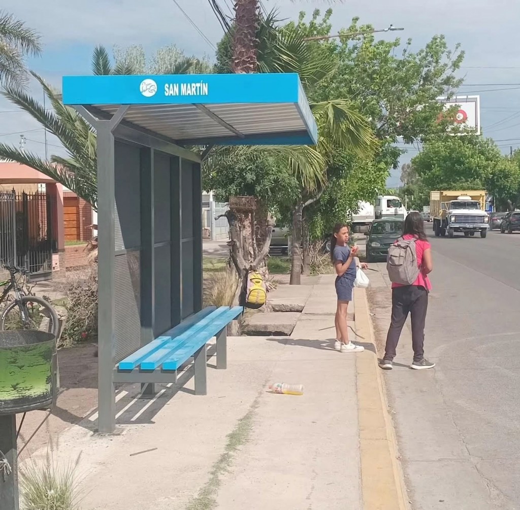 Palmira: Se colocaron nuevas garitas en parada de colectivos