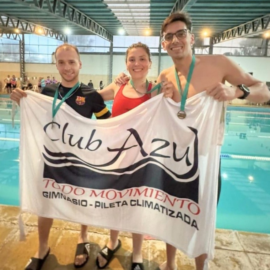 Tres medallas y mucho orgullo: El equipo máster del Club Azul sigue brillando