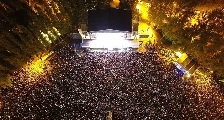 Ricardo Mansur suspende el Festival Rivadavia Canta al País “por falta de fondos”