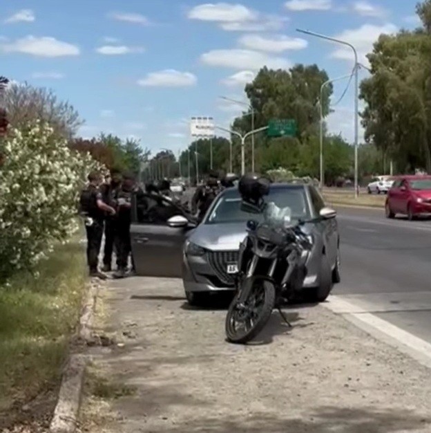 Auto robado en San Martín recuperado en acceso norte de Las Heras