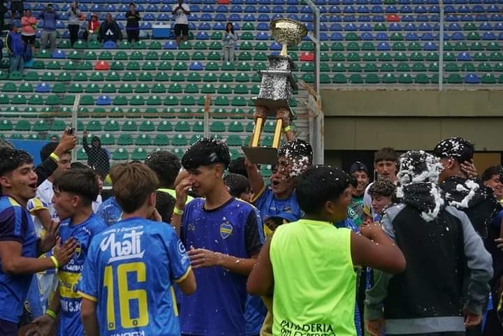 Arenas Raffo de Mendoza, Campeón del Torneo Regional Juvenil Cuyo 