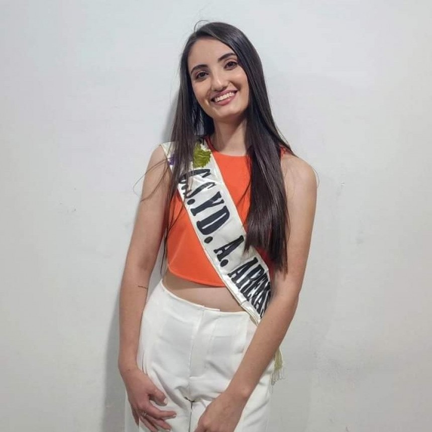 Johana Guaquinchay Bove, la Nueva Reina del Club Arenas Raffo 2025 