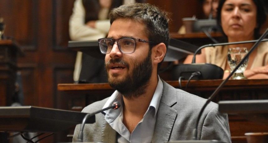 Fugazzotto logró media sanción para prorrogar la Ley de Arraigo y proteger a las familias puesteras 